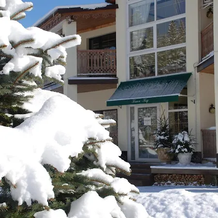 Hotel Золотая Подкова Славское 3*